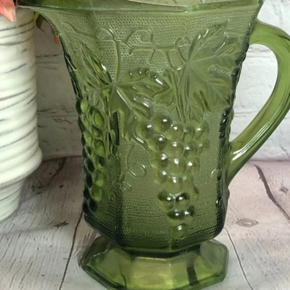 vintage anchor hocking green glass pitcher with embossed grapes - Picture 2 of 9